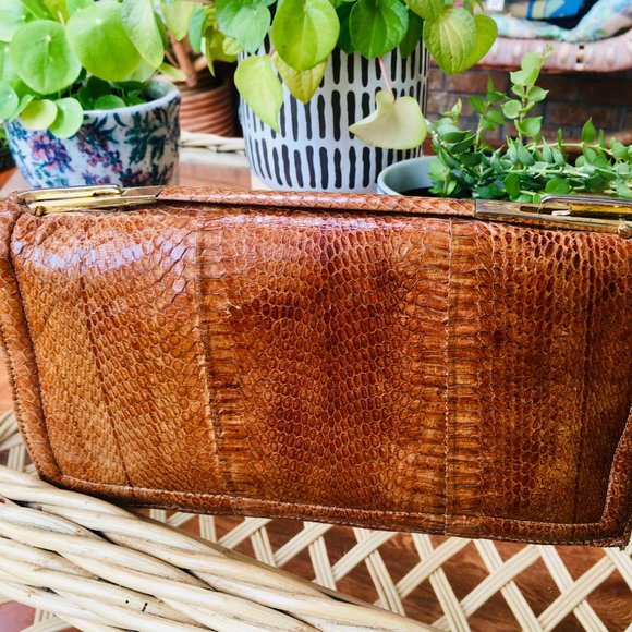 VINTAGE REAL SNAKESKIN CLUTCH PURSE/ LIGHTLY USED - Picture 2 of 6